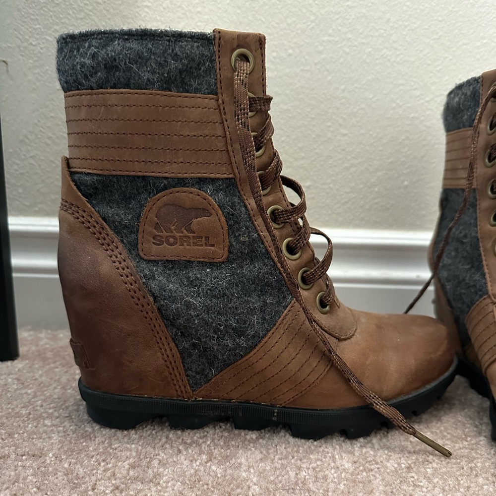 Sorel Wedg Booties